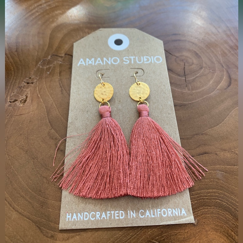 Pink tassel and hammered gold earrings